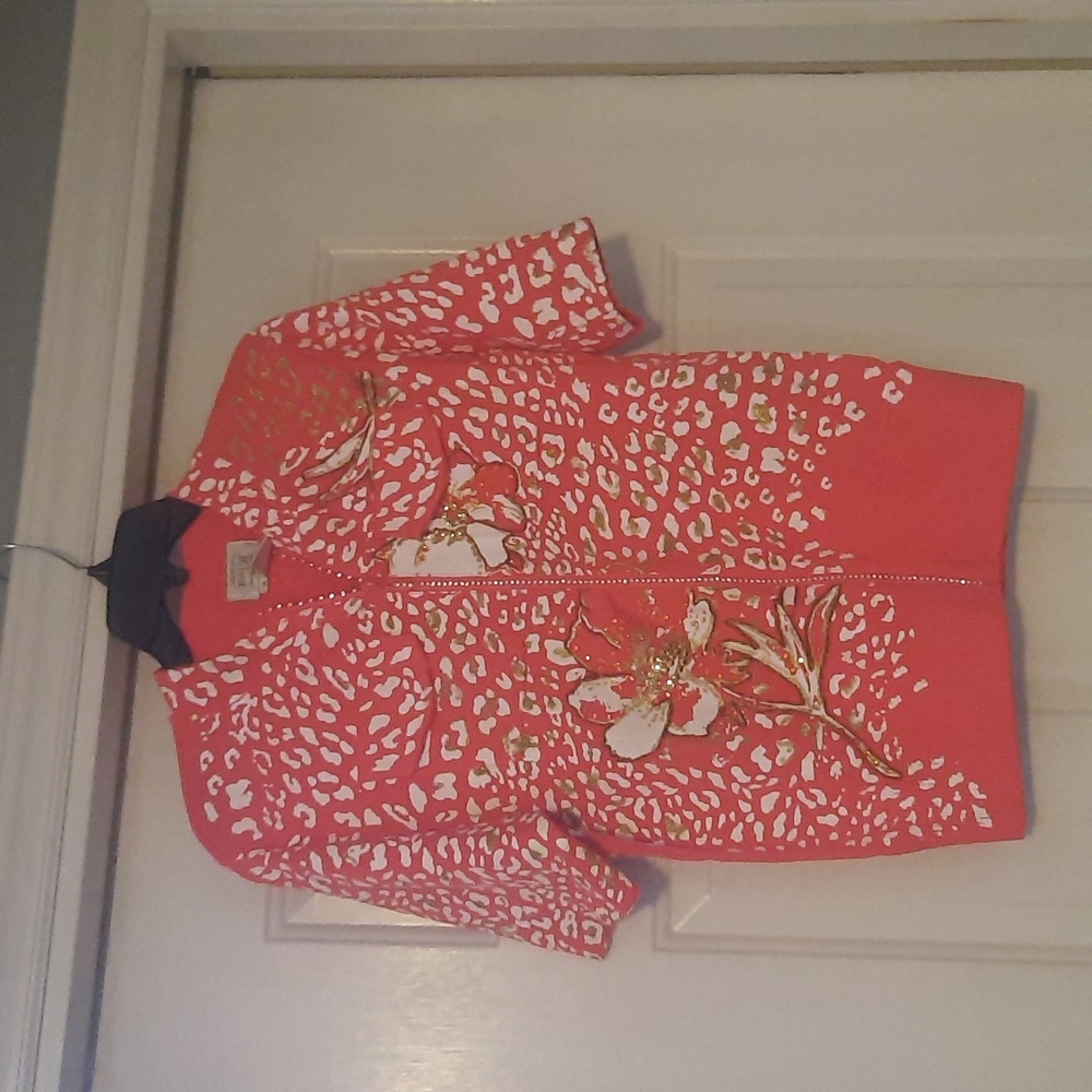 Just B Womens short sleeve zip up sweater. Size M color pinkish...